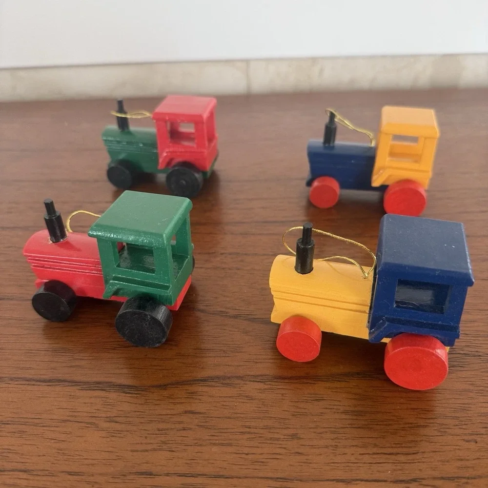 Wood Truck‎ Ornaments Colorful Christmas Tree Holiday Decoration Set Of 4.